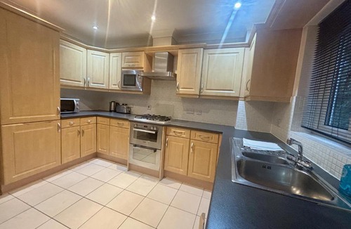 Bracknell Apartment | Bracknell Spacious Two Bedroom Apartment