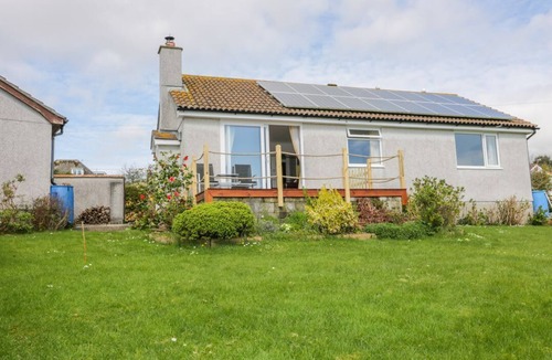Gorran Haven House | Brambles: Cozy Escape with Sea Views