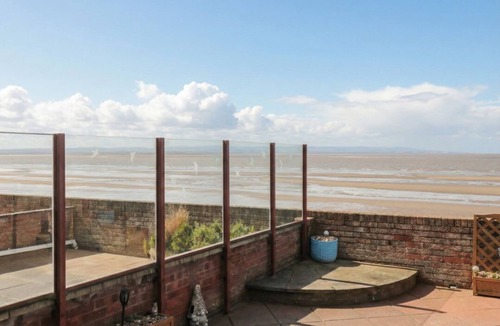 Burnham-on-Sea Cottage | Breaking Waves, Burnham-On-Sea