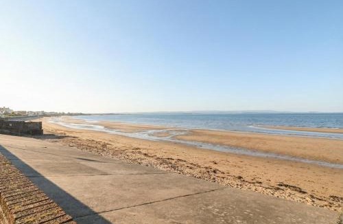 Burnham-on-Sea House | Breaking Waves