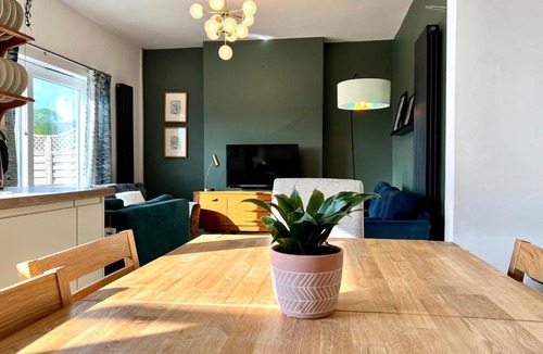 Newport Apartment | Brecon View by Switchback Stays