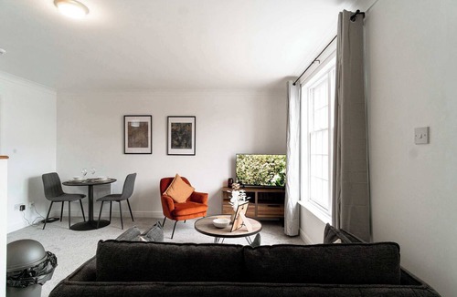 Whitehaven Apartment | Bright 1 Bed Whitehaven Apartment - Harbour Views