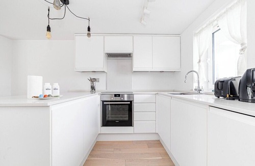 Belgravia Apartment | Bright 2-Bed, 2-Bath with Balcony