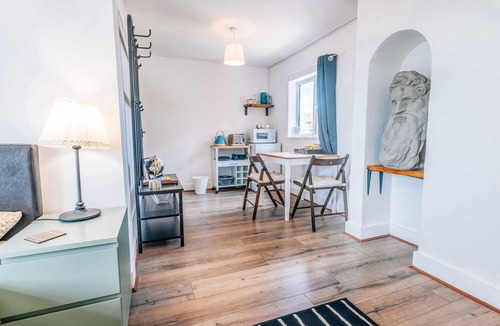 Walberswick Cabin | BRIGHT AND CHARMING STUDIO IN WALBERSWICK
