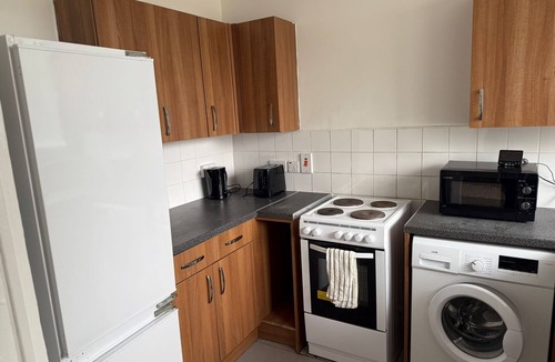 South Bermondsey Apartment | Bright & Cosy Flat in Bermondsey by Southwark park
