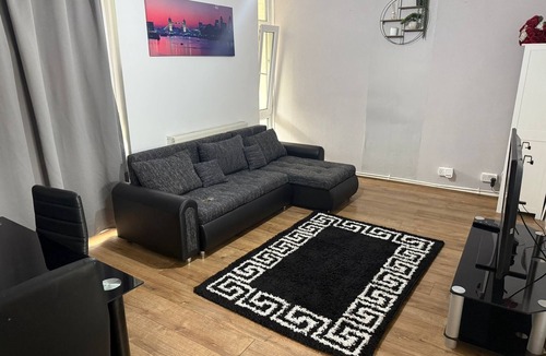 South Bermondsey Apartment | Bright & Cosy Flat in Bermondsey by Southwark park