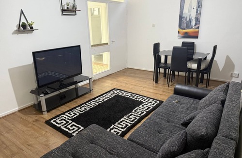 South Bermondsey Apartment | Bright & Cosy Flat in Bermondsey by Southwark park