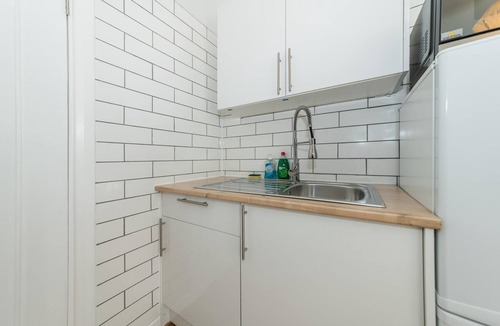 Caversham Apartment | Bright Cosy Studio Prime Location Central Caversham - Pass the Keys