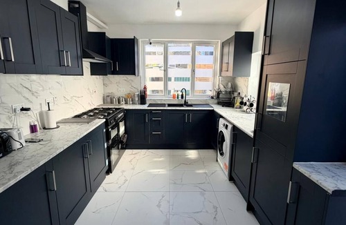 Custom House House | Bright Double Room-Nearby Excel London-Great Value