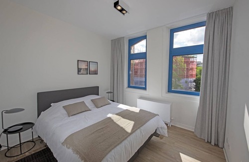 Bonnington Apartment | Bright Luxury City Centre Flat