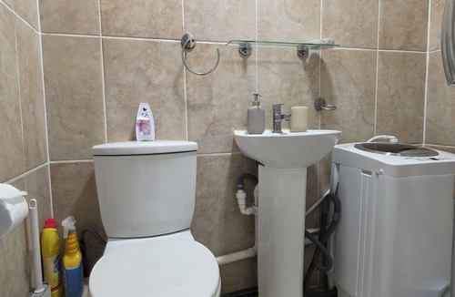 Reading Apartment | Bright & Modern Studio Near Center, Station, RBH & Univerisry