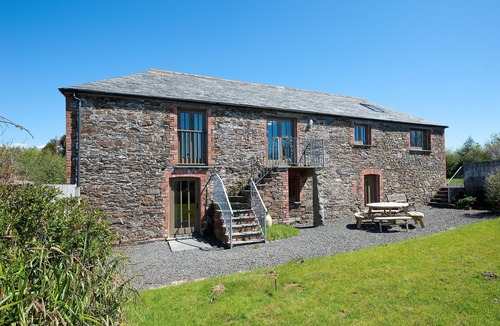 Saint Gennys House | Bright spacious,converted barn near beach at Crackington Haven, nr. Bude.