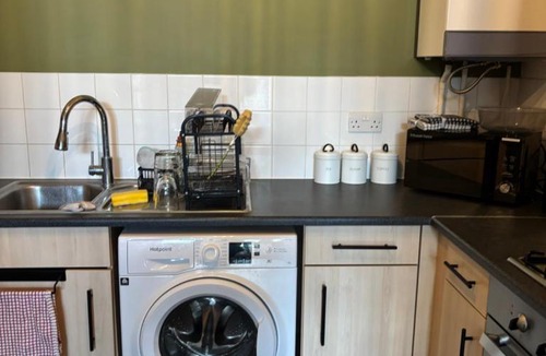 Greenhithe Apartment | Bright, Spacious, Newly Renovated Apartment