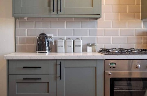 Shawlands Apartment | Bright & Stylish 2-Bedroom Apartment in Shawlands, Glasgow