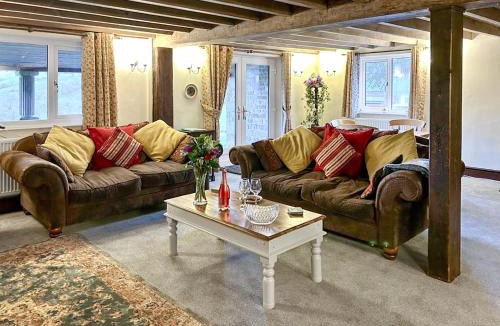 Longnor House | Broadmeadows Farm