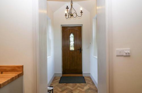 Woolhope House | Broadmoor Chapel