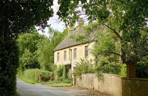 Broadway Villa | Broadway Manor - Eight Bedroom Villa, Sleeps 16