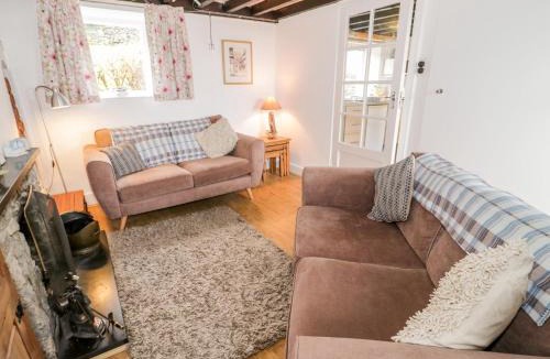 Beaumaris House | Bron Heulog Cottage