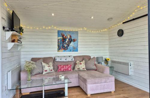 Brondini Apartment | Brondini View Cabin (Private Garden and Hot Tub)