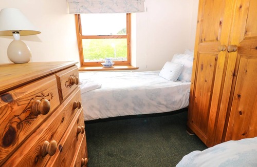 Little Hayfield Cottage | Brook Cottage