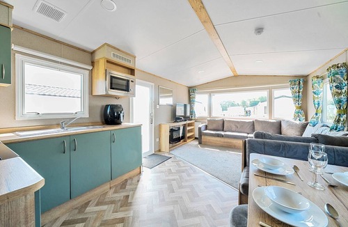 Great Houghton Cottage | Brookside Bliss - Billing Aquadrome