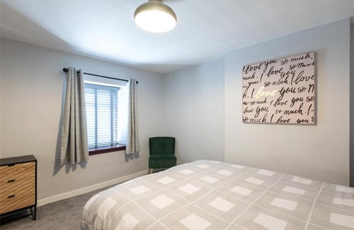 Broughty Ferry Apartment | Broughty Ferry Cottage - 2 bedrooms - By the River