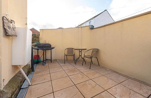 Cwm Frwd Oer House | Brunel House - Cwtch Accommodation