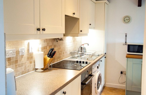 St. Wenn Cottage | Bryn - Charming rural barn conversion. Stunning views. Short drive to the coast.