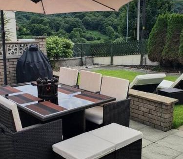 Bont Newydd House | Bryn Derwen