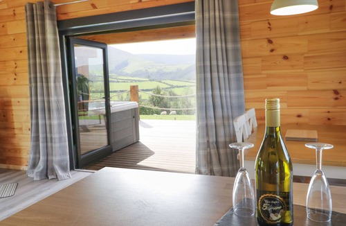 Machynlleth Cabin | Bryn Eiddon Log Cabin