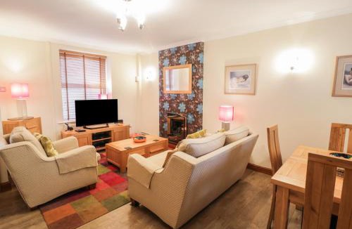 Manod House | Bryn Eithin