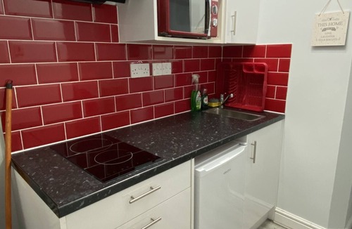 Stepney Green Apartment | Budget Comfortable Studio In City Center for 4 PPL