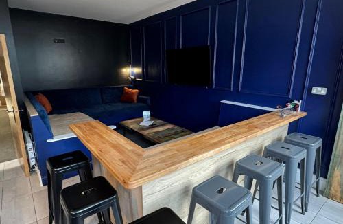 North Shore Apartment | Bullseye Bunk House by Sasco