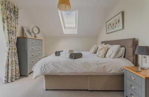 Boston House | Bumblebee