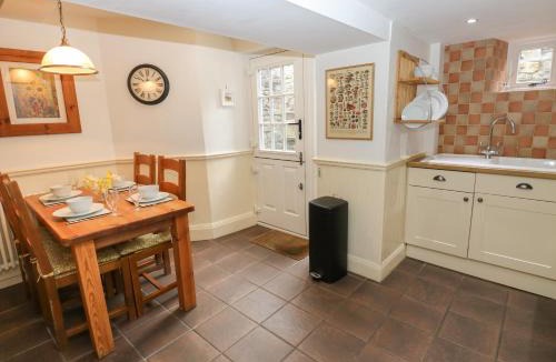 Great Longstone House | Buttercup Cottage