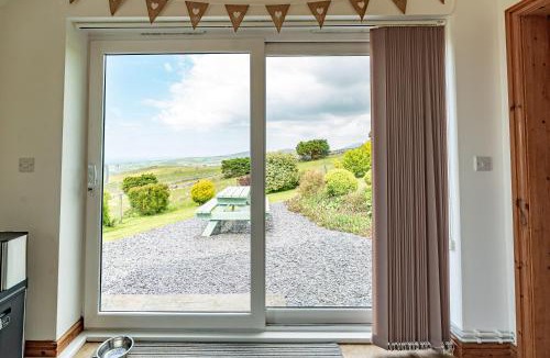Llanllyfni House | Bwthyn-Plas-Hafod