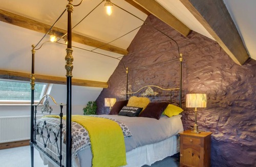 Garn Fadryn House | Bythynnod Sarn Group Cottages
