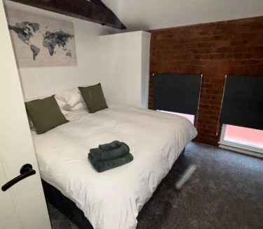 Hull Old Town Apartment | C&B Holdings
