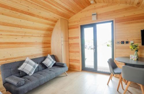 Bryngwran House | Caban Cariad