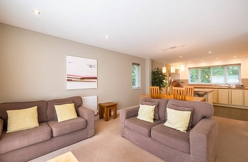 Carnon Downs Cottage | Cabin ∙ 2 bedrooms ∙ 4 guests