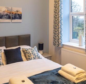 Hendrerwydd House | Caer Fedwen Barns Clwyd Cottage Two Bed, Barn Conversion with Private Hot Tub