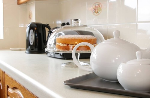 Pontdolgoch House | Caesamson: A Scenic Getaway in Caersws