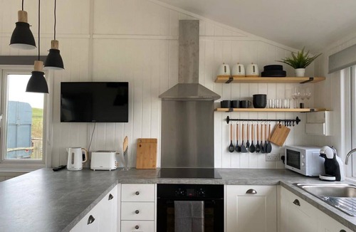 Lydd-on-Sea Ski Chalet | Camber Sands Beachfront Chalet w/Panoramic Views & Pet-Friendly