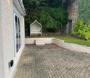 Ellemford House | Cameron Coach House Modern Property in Murrayfield Edinburgh