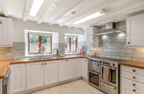 Swafield Cottage | Canal View House - UK39363