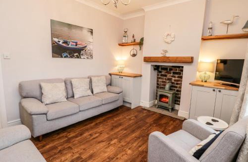 Whitby House | Captains Cottage