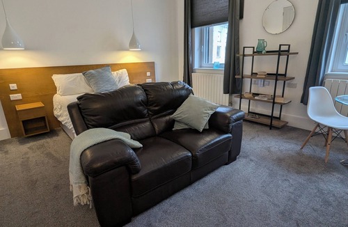 Merthyr Tydfil Apartment | Captivating 1-bed Apartment, Merthyr Tydfil -