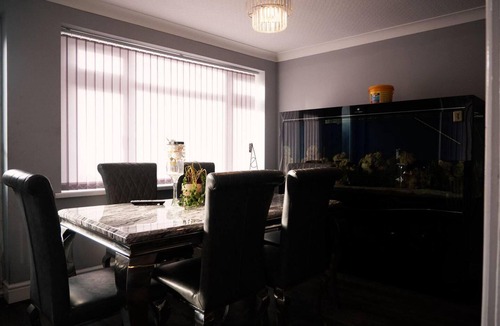 Shirley House | Captivating 3-bed House in Birmingham