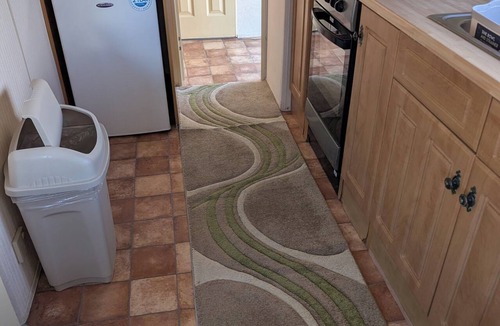 Fishguard Cabin | Caravan Sleeps 4 with Parking and Patio