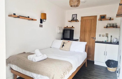 Saint Paul's House | Carmen Suite EcoPod Treehouse in the city centre
